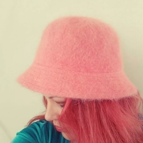 MODCLOTH PINK SORBET ANGORA BUCKET HAT - Picture 5 of 6